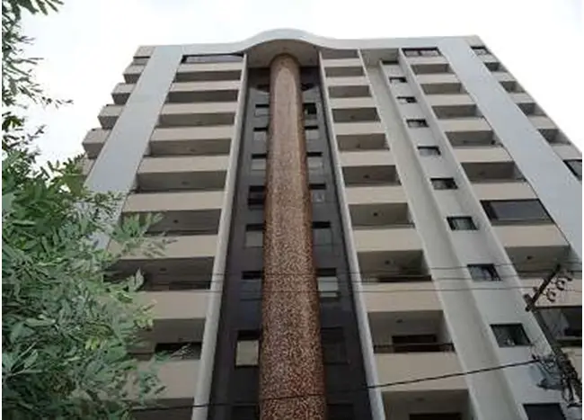 Fachada do Edifício Belle Ville em Vila Velha-ES após reforma e pintura